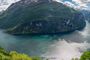 Geiranger a Hellesylt Vía Glaciar Briksdal
