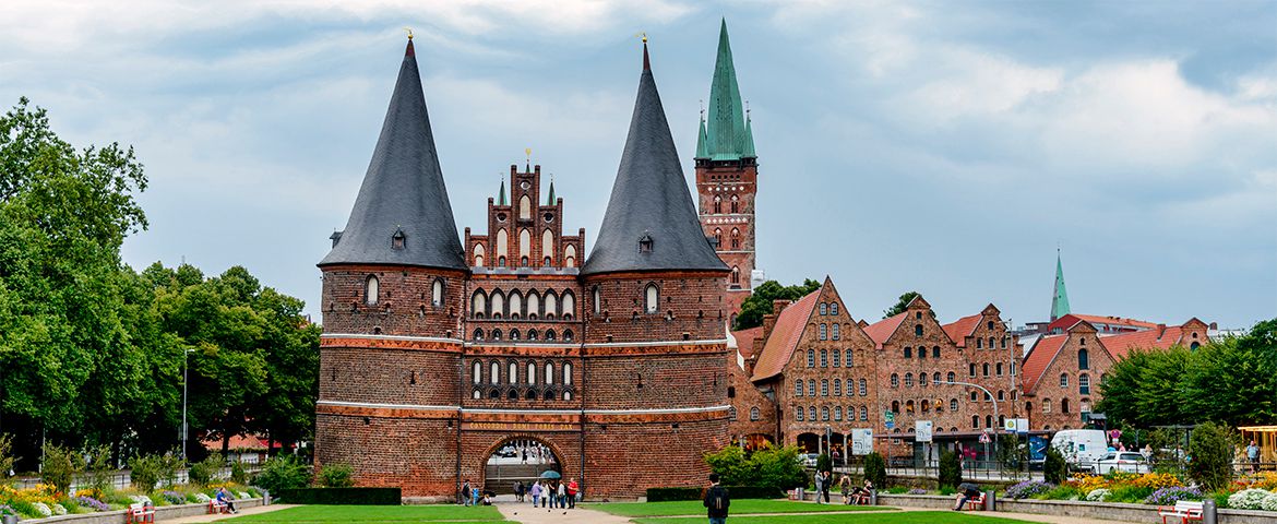 Historia y Encanto de la Ciudad de Lubeck desde Kiel