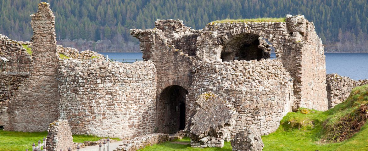 Inverness, Castillos y Misterios