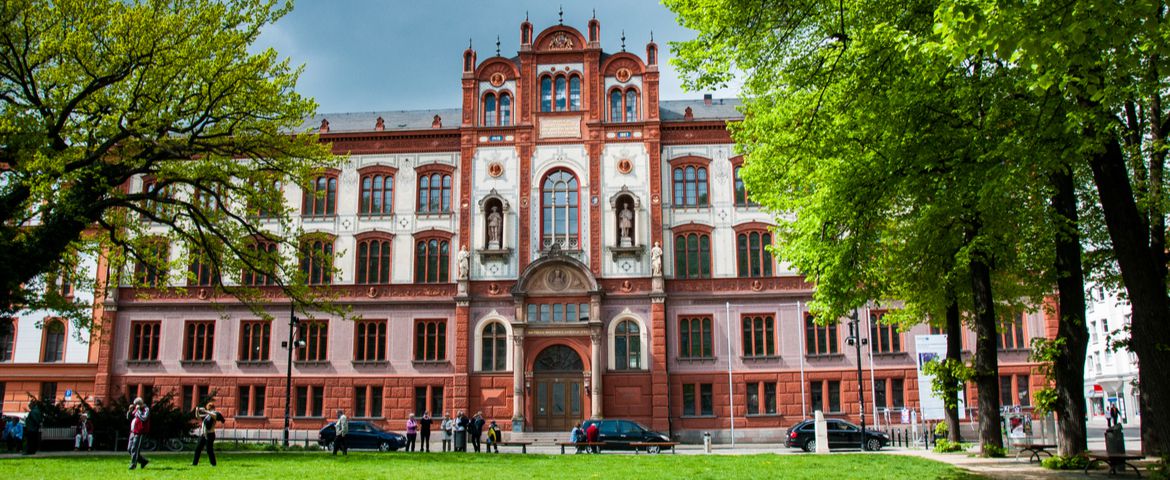 Rostock y Warnemünde: Historia Hanseática y Encanto Marítimo