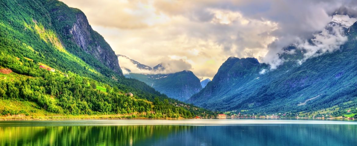 El Glaciar de Briksdal desde Nordfjordeid
