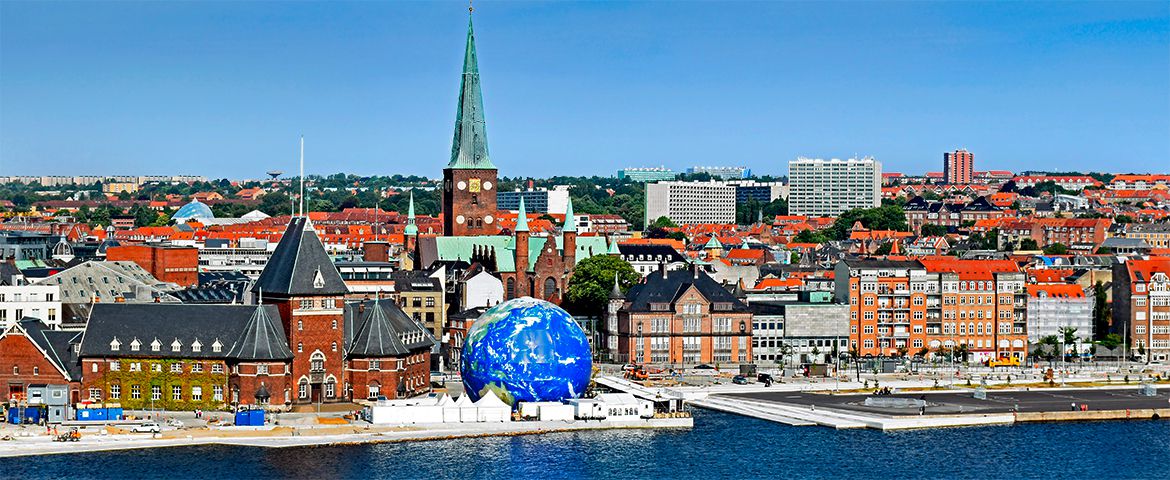 Caminando por el Casco Antiguo de Aarhus