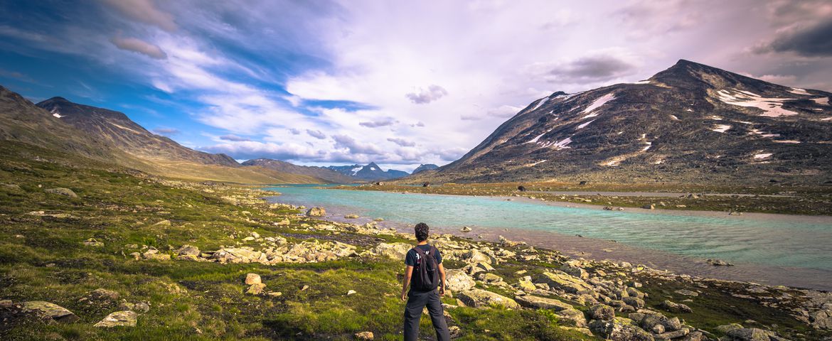 Ruta Sognefjell: Un Viaje Entre Montañas y Glaciares