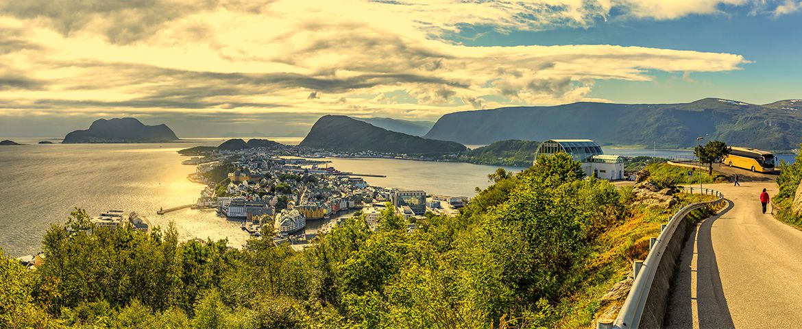 Art Nouveau en Alesund y subida al Mirador del Monte Aksla - Excursión a pie