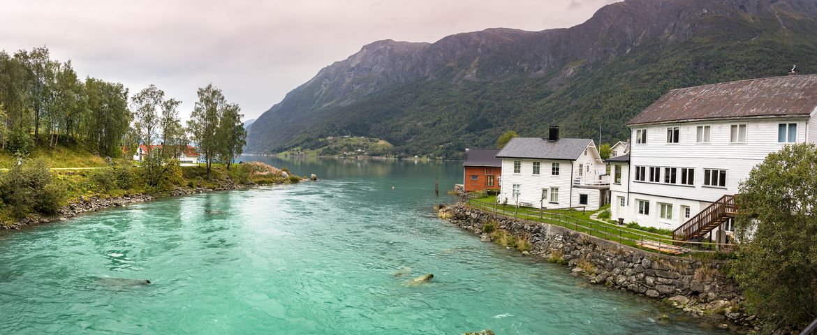 Ruta Sognefjell: Un Viaje Entre Montañas y Glaciares