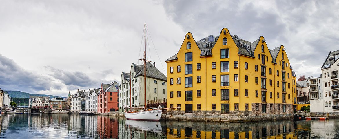 Art Nouveau en Alesund y subida al Mirador del Monte Aksla - Excursión a pie