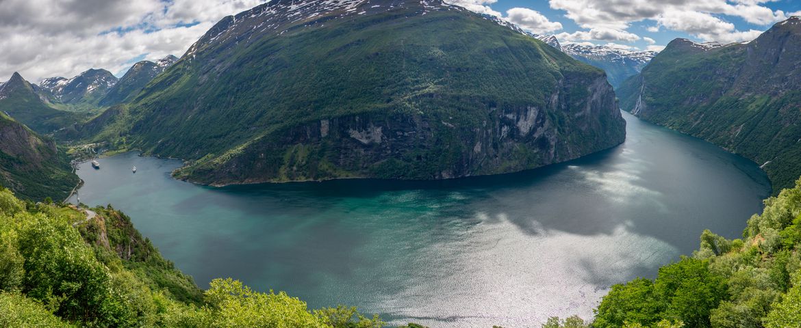 Geiranger a Hellesylt Vía Glaciar Briksdal