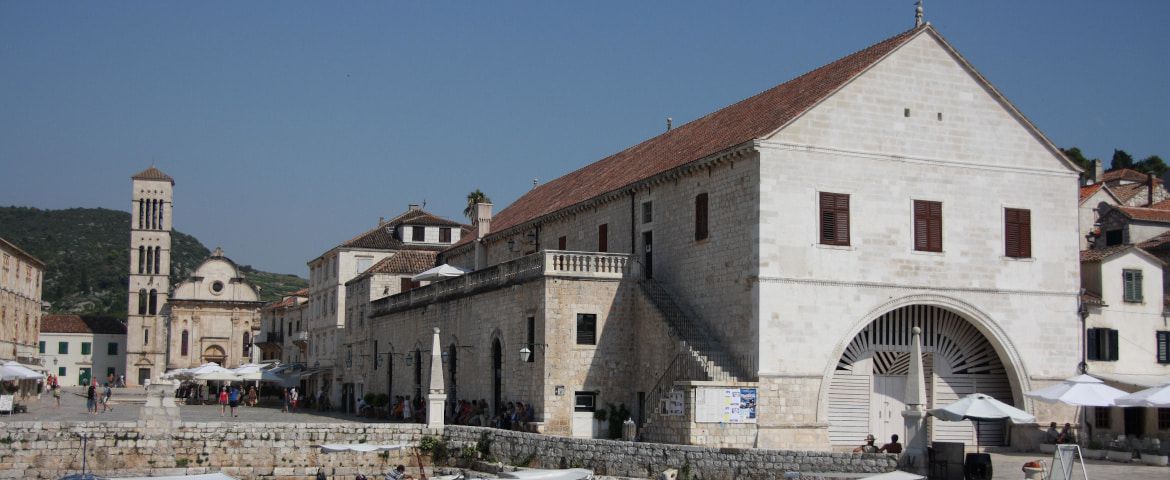 Excursión a pie por Hvar