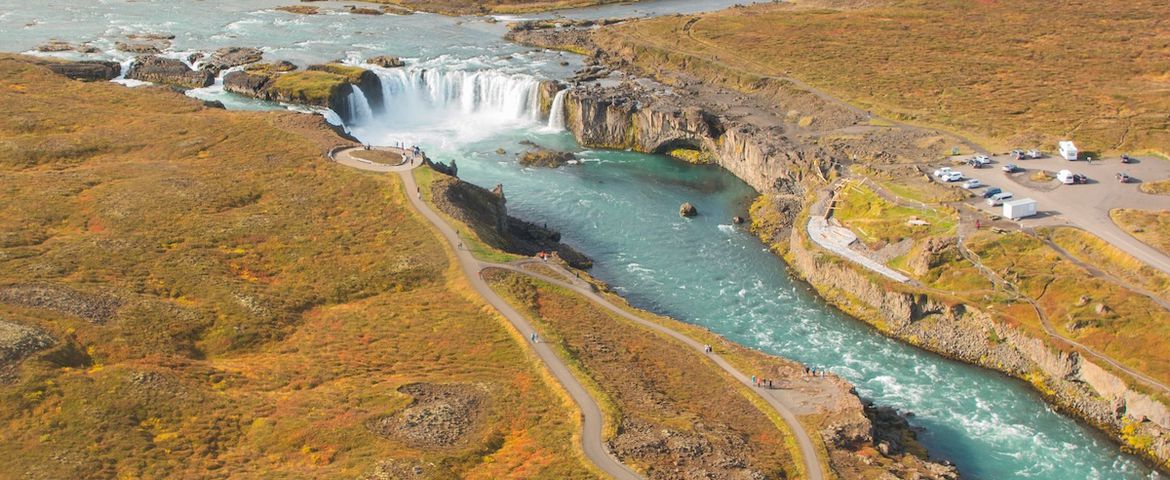 La cascada de Godafoss y la casa de Navidad - Imagen 3