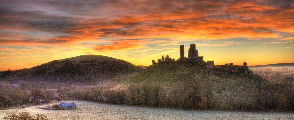 Castillo de Corfe y su pueblo medieval