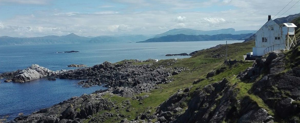 Descubre el Oeste Noruego: Playas, Miradores y Faros en un Recorrido Único