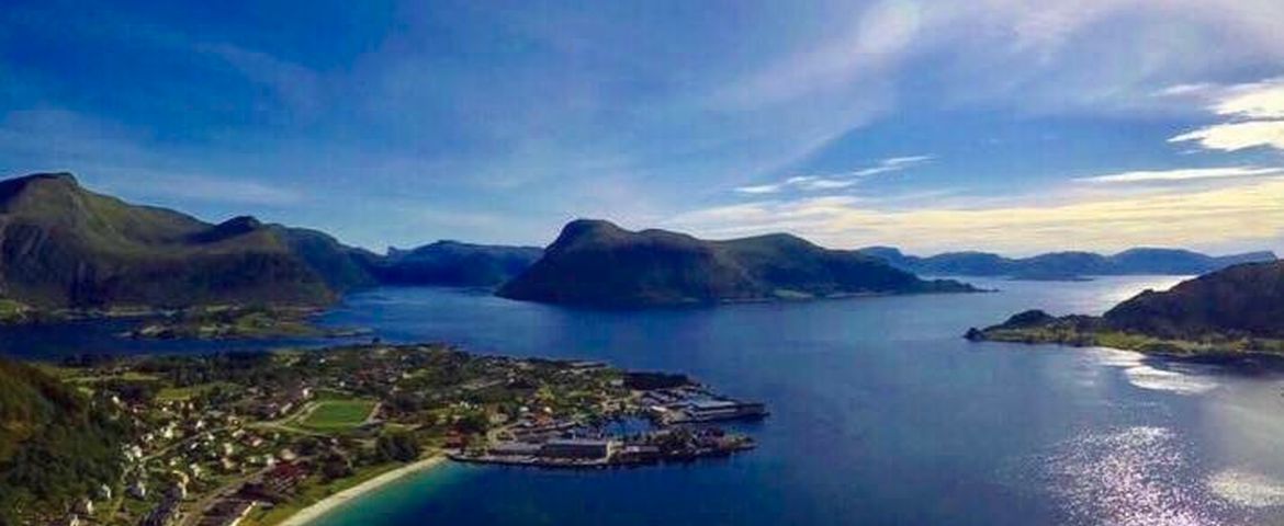 Descubre el Oeste Noruego: Playas, Miradores y Faros en un Recorrido Único