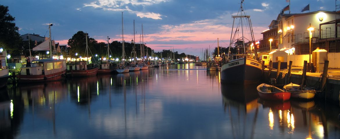Rostock y Warnemünde: Historia Hanseática y Encanto Marítimo