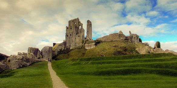 Castillo de Corfe y su pueblo medieval