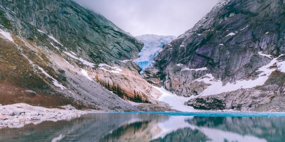 Geiranger a Hellesylt Vía Glaciar Briksdal