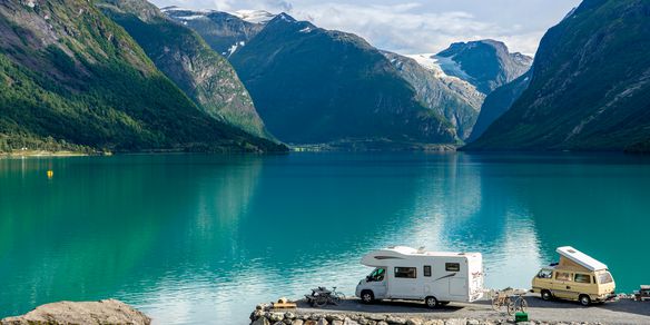 El glaciar de Kjenndalsbreen, la joya de Noruega